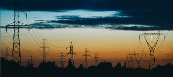 Lignes électrique au crépuscule